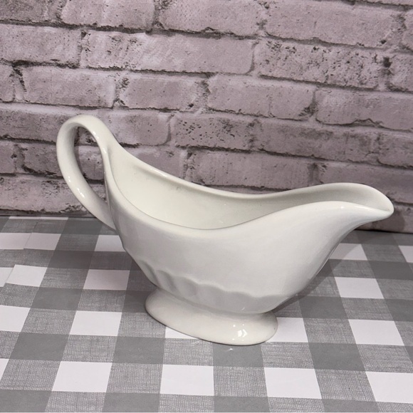 Martha Stewart White Gravy Sauce Boat 9" X 3" MSE - Picture 8 of 8
